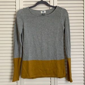 ⚠️MUST GO⚠️Old navy fall sweater